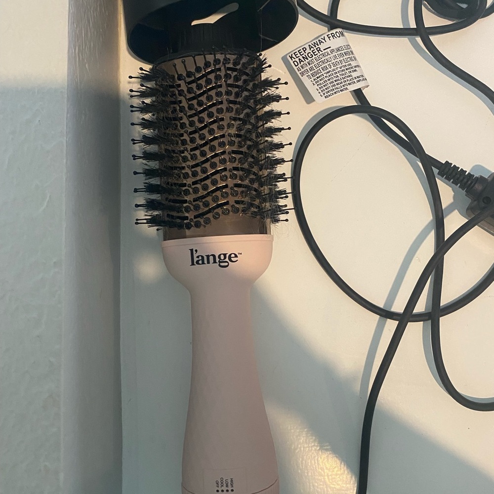Wonderful curling hairdryer
